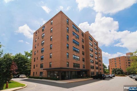 2352 Linwood Avenue 5A Fort Lee NJ 07024