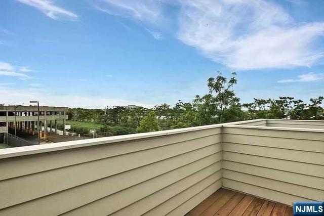 833 TOPSAIL Lane 833