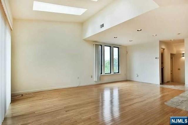 833 TOPSAIL Lane 833