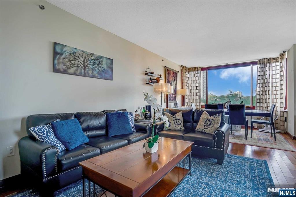 100 Old Palisade Road 1602