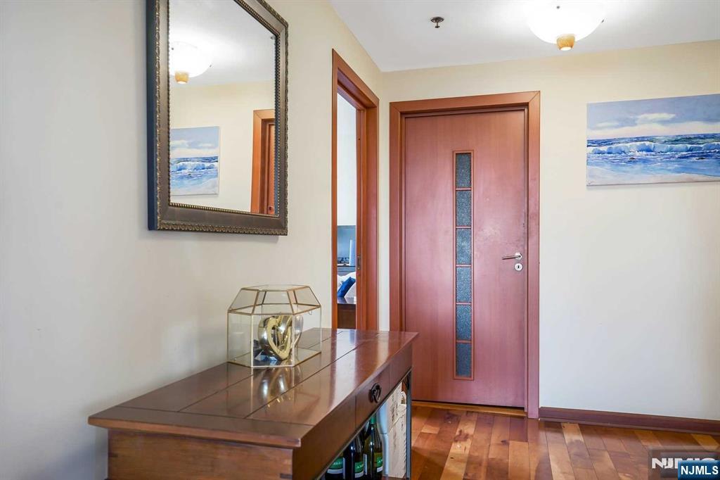 100 Old Palisade Road 1602