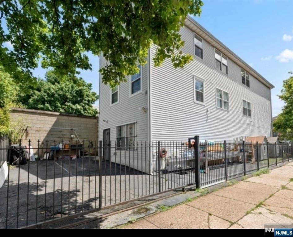 613 20th Street