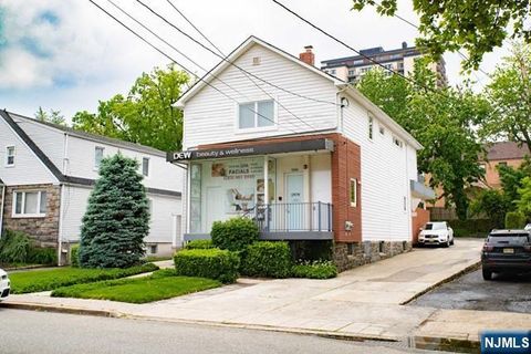 1605 Center Avenue Fort Lee NJ 07024
