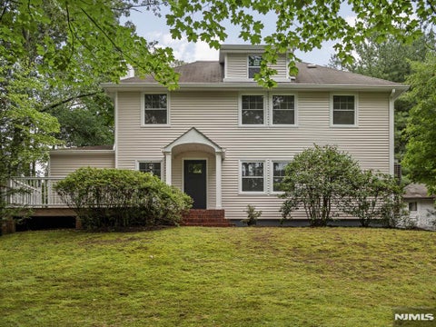 Photo of 72 Fremont Avenue, Park Ridge, NJ 07656 (MLS # 26031197)