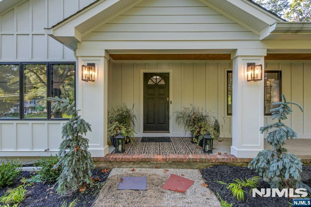 888 Briarwoods Road