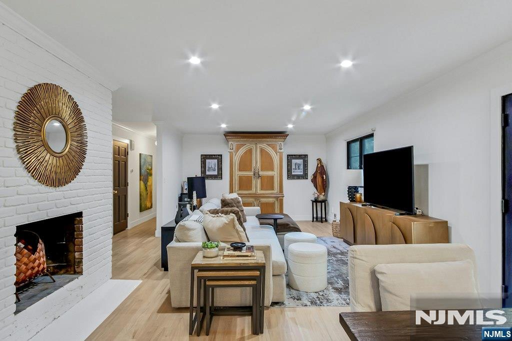 888 Briarwoods Road