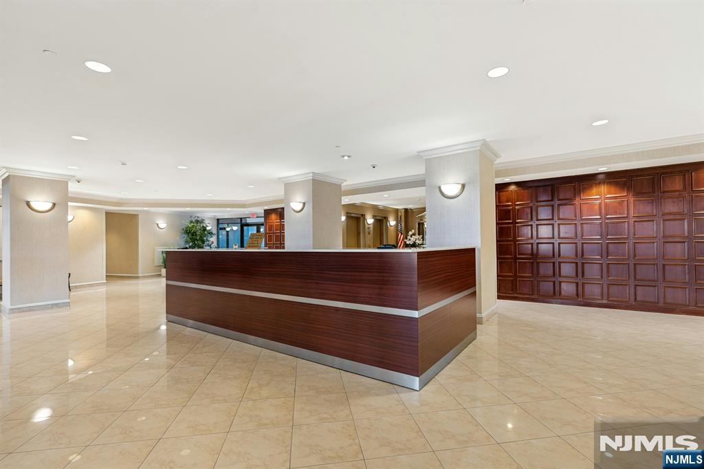 2200 N Central 7B