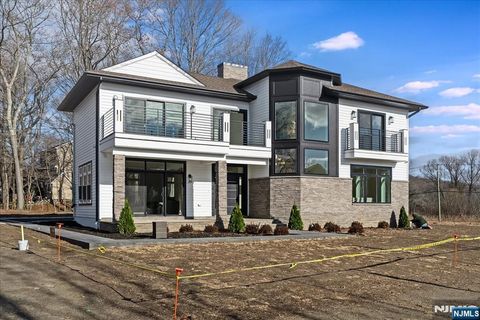 Photo of 424 Lake Shore Drive, West Milford, NJ 07421 (MLS # 26001783)