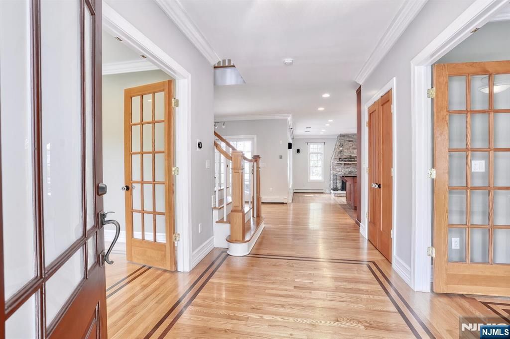 Photo of 340 N Pleasant Avenue, Ridgewood Village, NJ 07450 (MLS # 25024366)