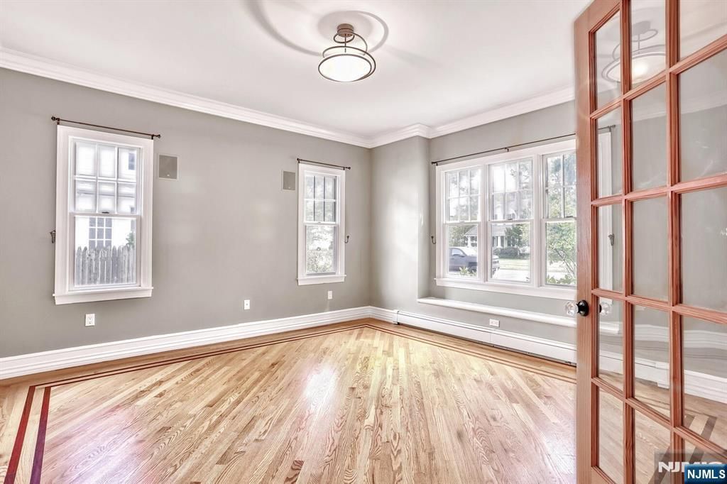 Photo of 340 N Pleasant Avenue, Ridgewood Village, NJ 07450 (MLS # 25024366)