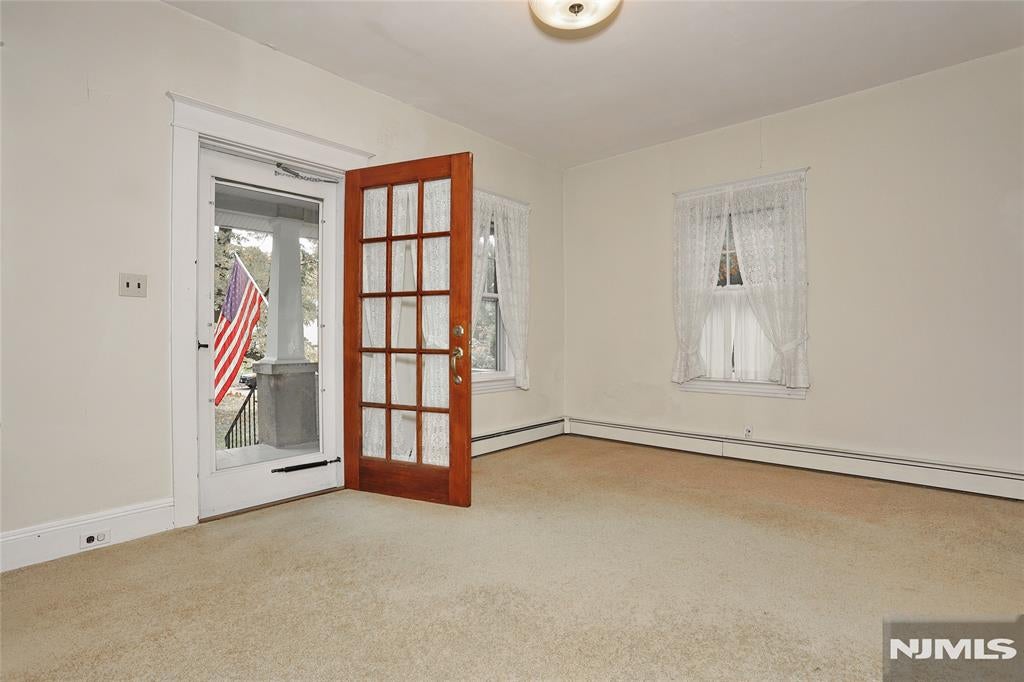 59 Linden Avenue