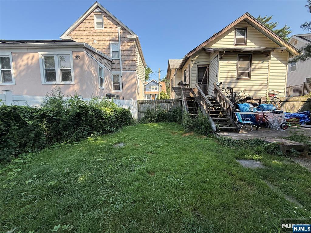 23 Henches Place