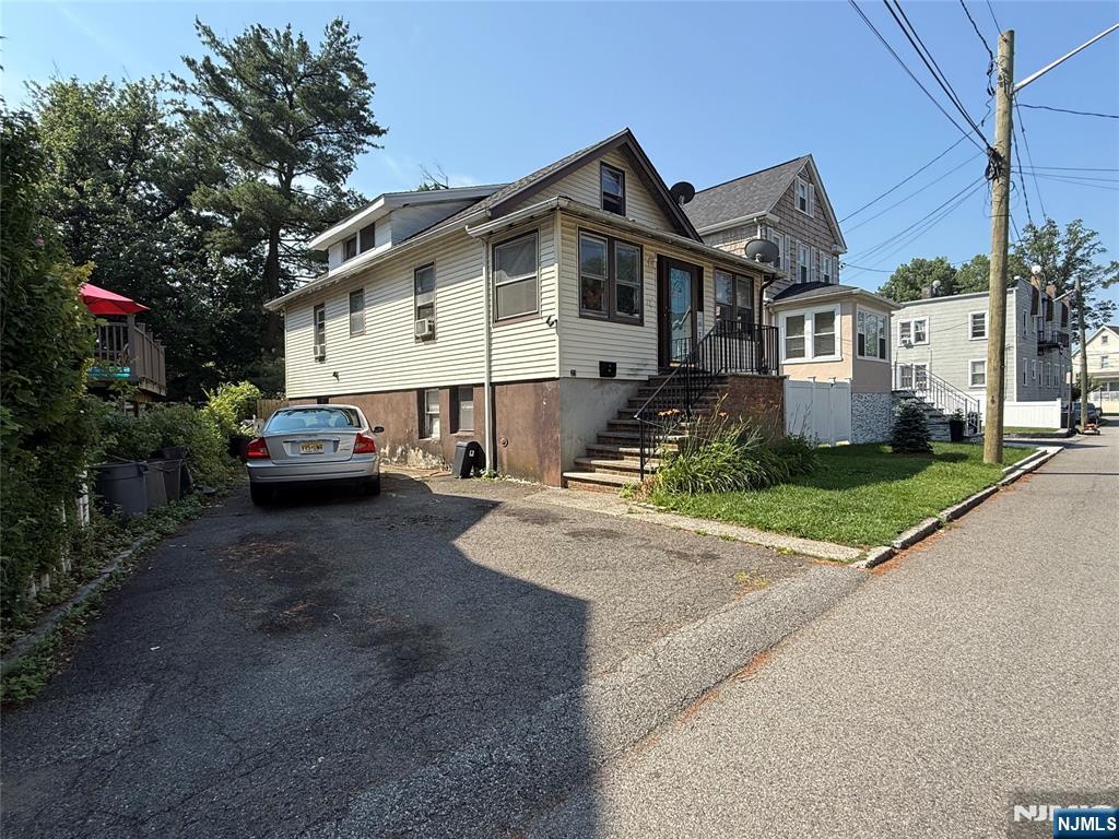 23 Henches Place