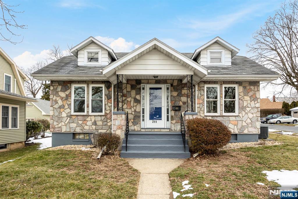 211 Pennsylvania, Pohatcong, New Jersey - 3 Bedrooms  
2 Bathrooms  
7 Rooms - 