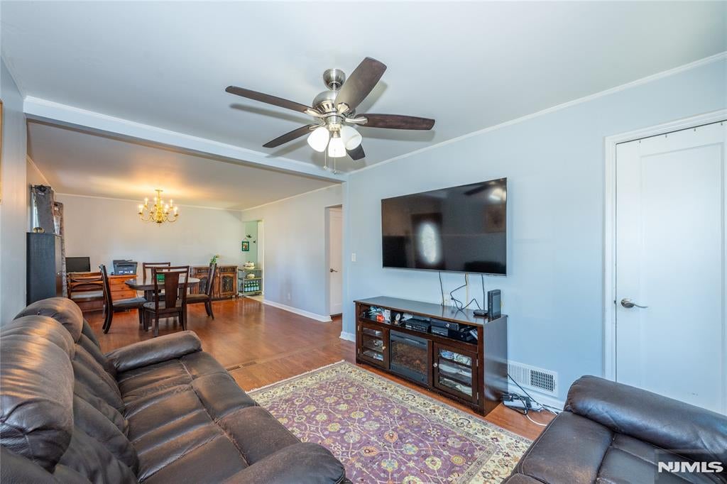 443 Mount Prospect Avenue