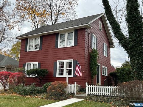 25 Cherry Place Hillsdale NJ 07642