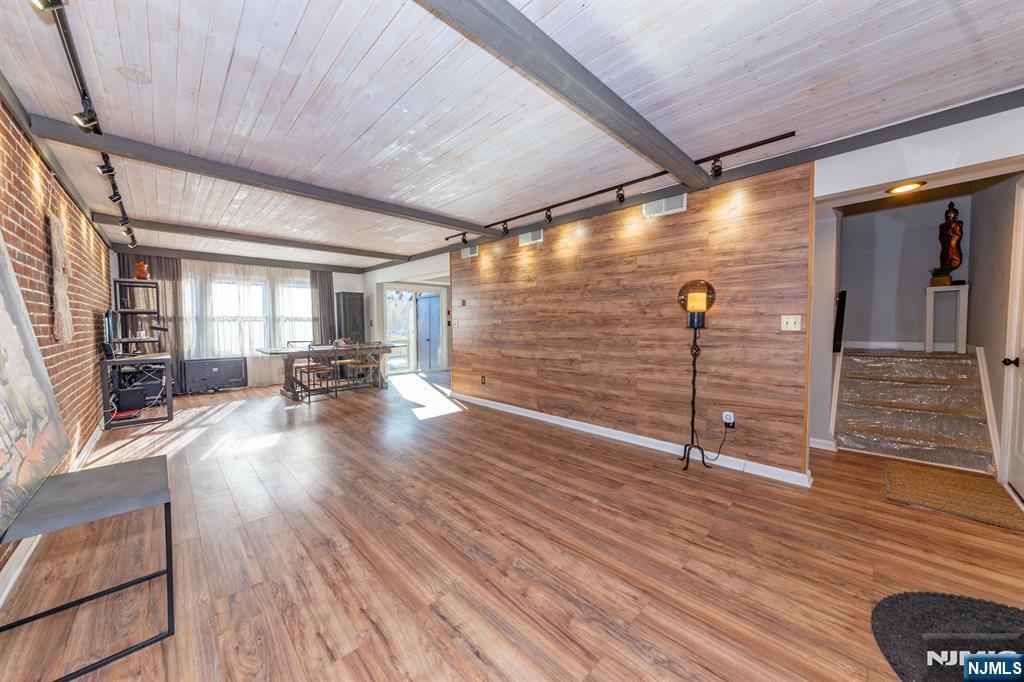 204 River Oaks Drive