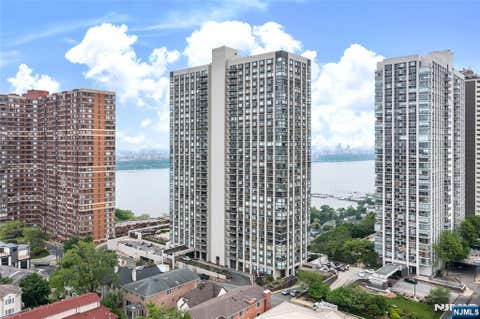 Photo of 200 Old Palisade RD #4A, Fort Lee, NJ 07624 (MLS # 26024300)