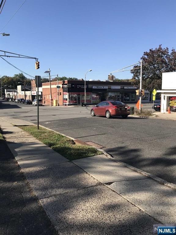 154 W Englewood Avenue Ground
