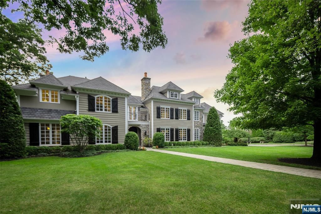 Photo of 11 Hamilton Road, Millburn, NJ 07078 (MLS # 26006246)