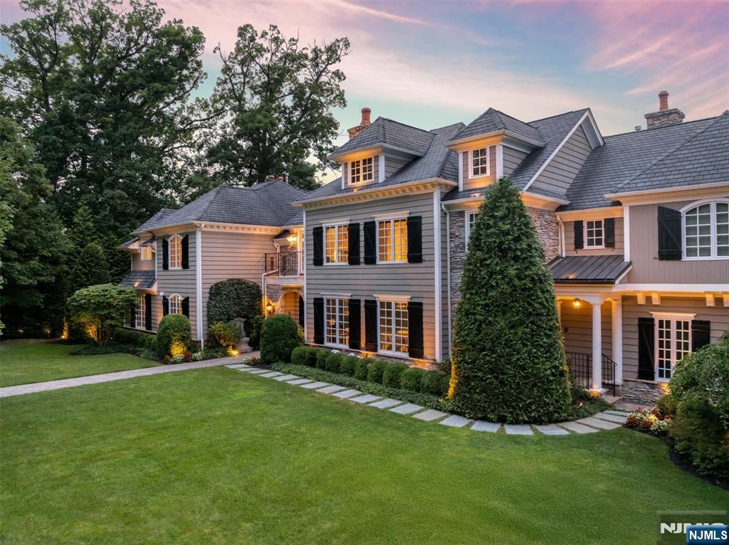 Photo of 11 Hamilton Road, Millburn, NJ 07078 (MLS # 26006246)