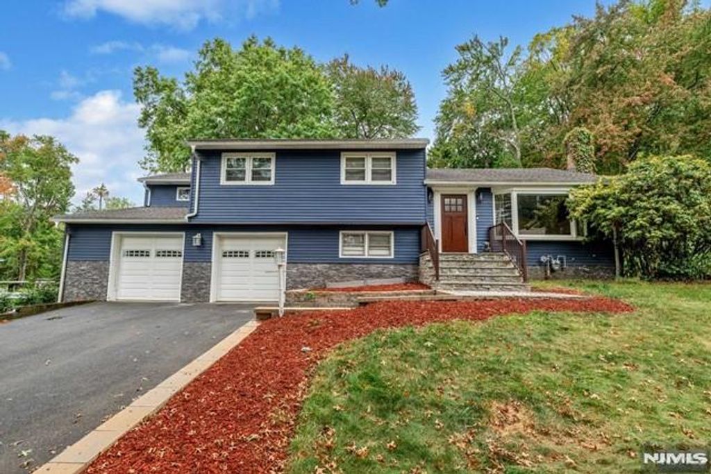 Photo of 717 Orange Court, River Vale, NJ 07675 (MLS # 26011500)