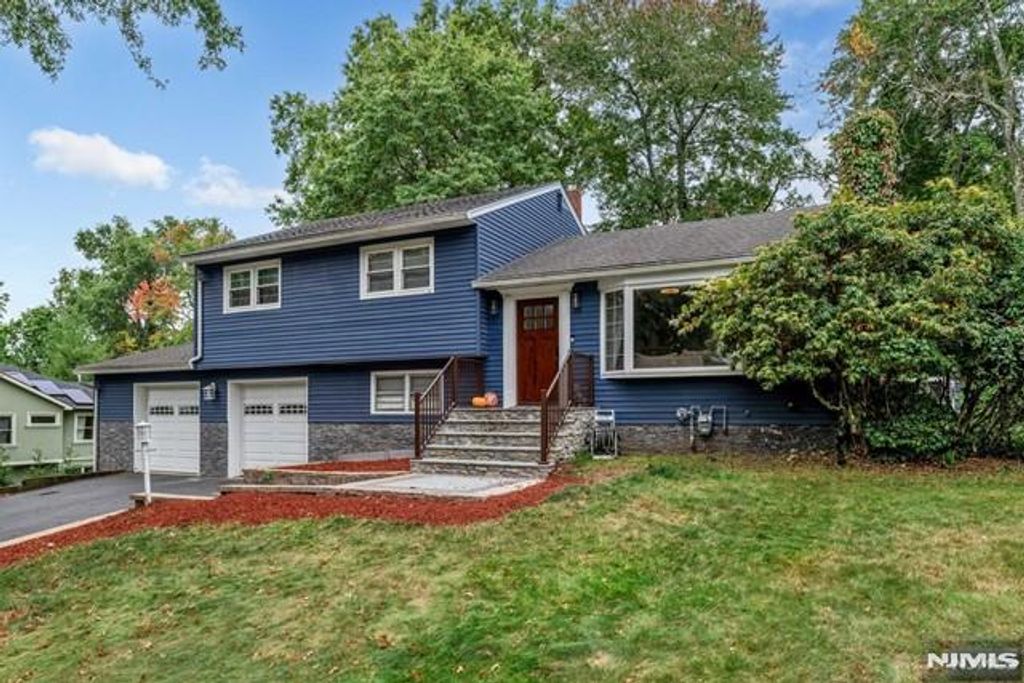 Photo of 717 Orange Court, River Vale, NJ 07675 (MLS # 26011500)