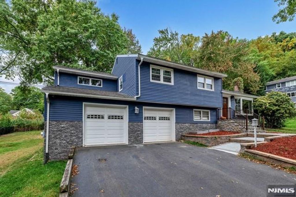 Photo of 717 Orange Court, River Vale, NJ 07675 (MLS # 26011500)