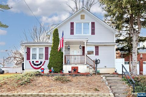 52 Rosedale Avenue Elmwood Park NJ 07407