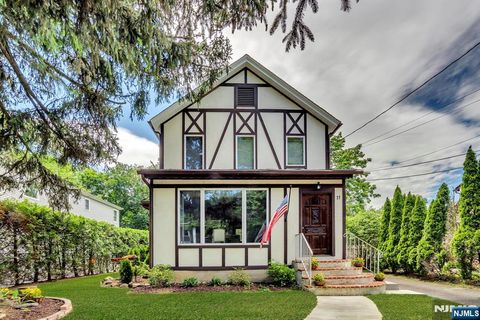 Photo of 77 Myrtle Avenue, Allendale, NJ 07401 (MLS # 25017710)