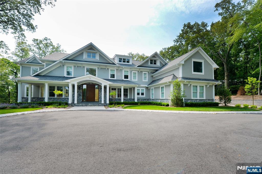 789 Colonial Road