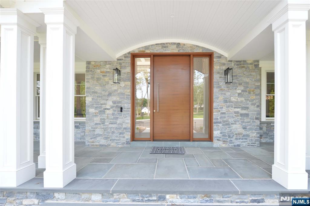 789 Colonial Road