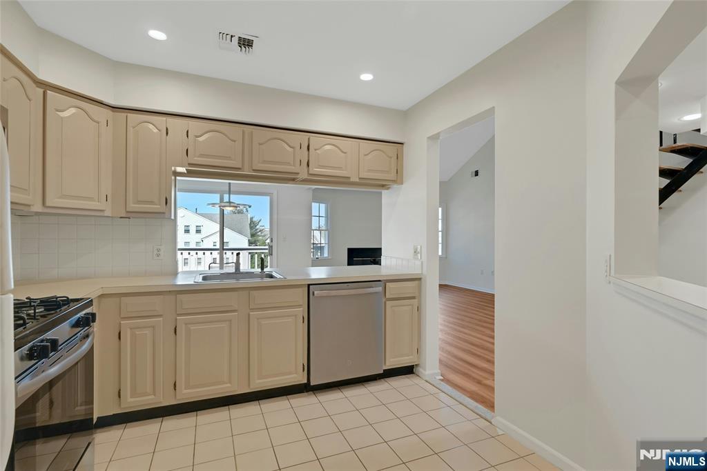 105 Quartz Lane