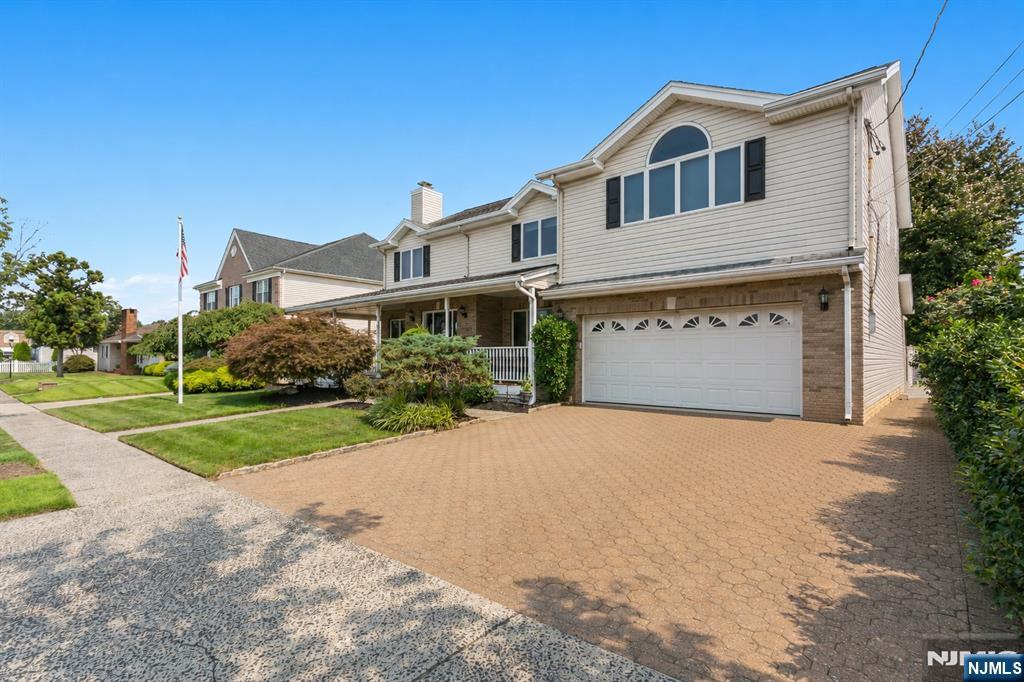 26 Mount Cedar Avenue