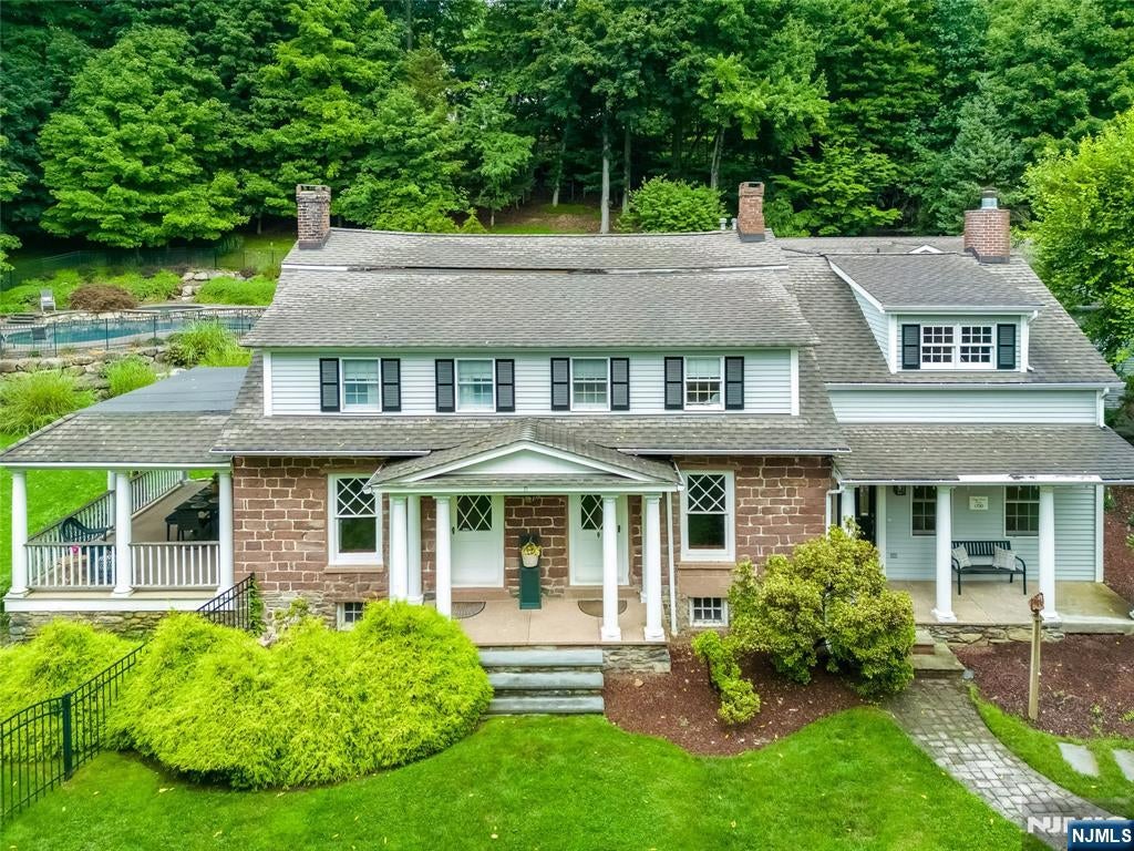 72 Hopper Farm