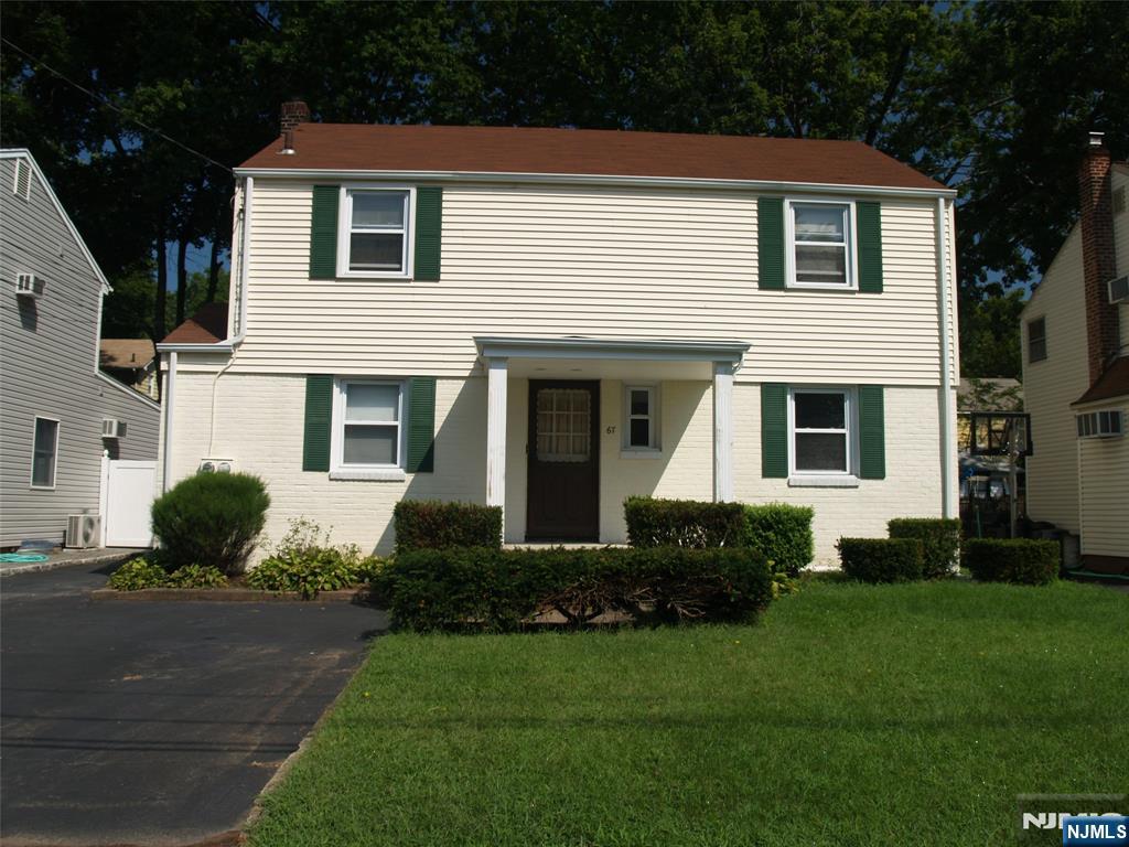 67 Reid Ave 1, Bergenfield, New Jersey - 2 Bedrooms  
1 Bathrooms  
5 Rooms - 