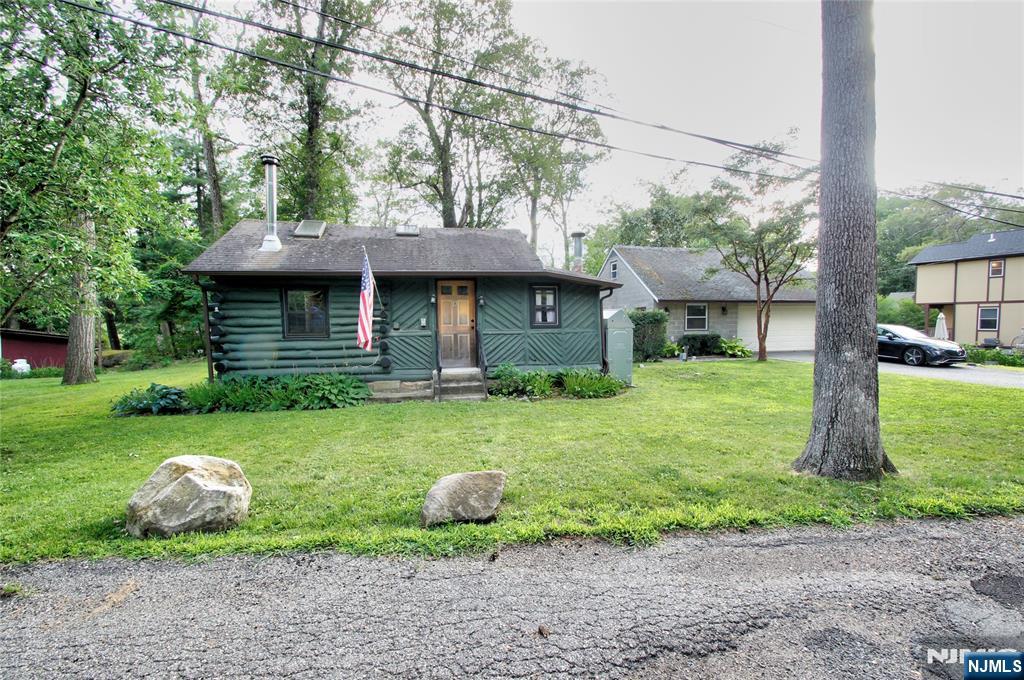8 Rock Road