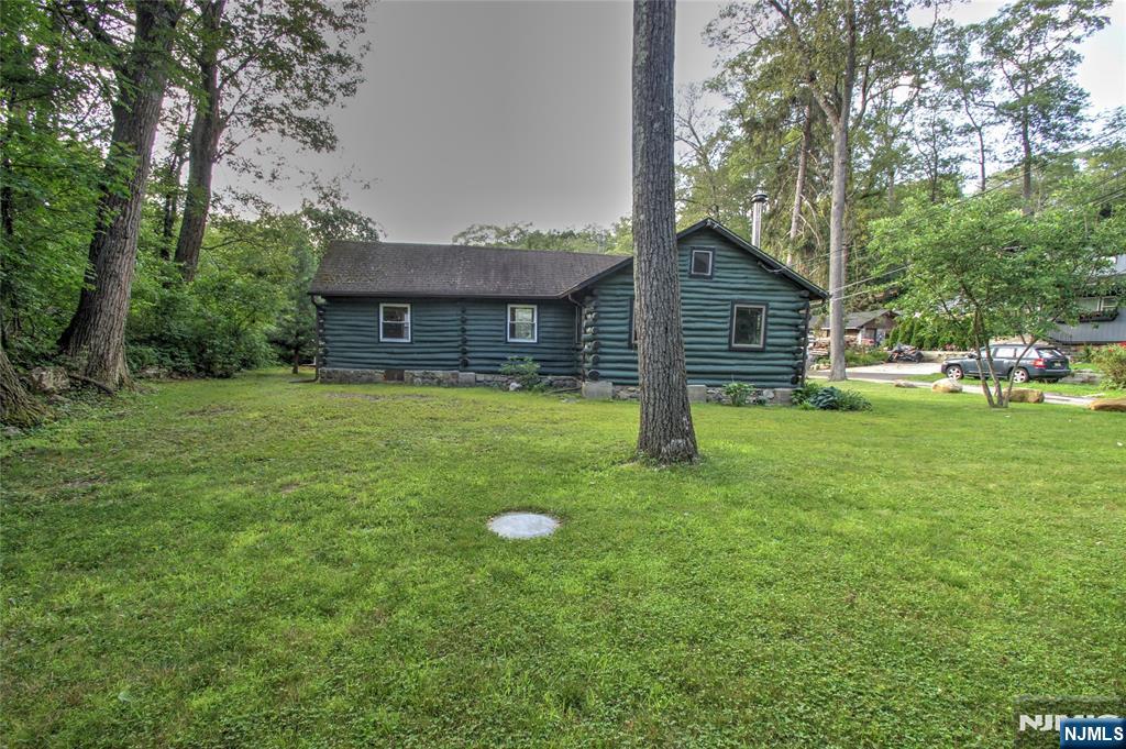 8 Rock Road
