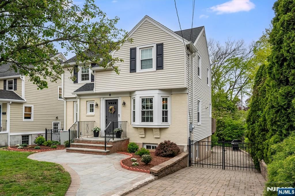 Photo of 8 Abbington Terrace, Glen Rock, NJ 07452 (MLS # 26010381)