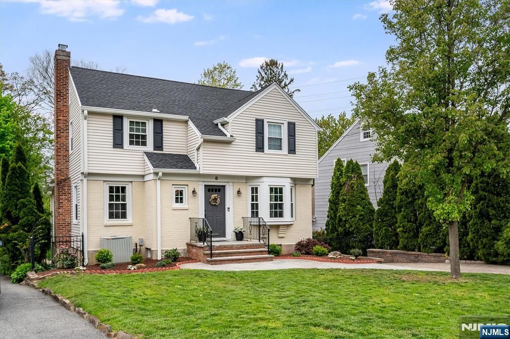 Photo of 8 Abbington Terrace, Glen Rock, NJ 07452 (MLS # 26010381)
