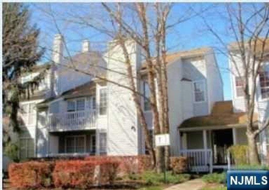 Updated 1 bed in sought after Cross Creek development. Newer kitchen cabinets with updated appliances. Bath has been updated and has dual entry to bedroom and living room. Large living room with separate dining area. Fireplace and washer dryer in unit. Bright and airy with western facing terrace. Pool , tennis in complex. Plenty of parking. NYC buses with in minutes as are shops and Houses of Worship.