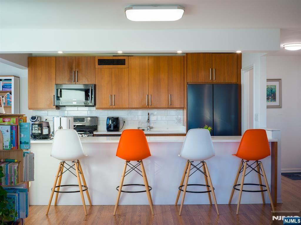 Photo of 2100 Linwood Avenue #15K, Fort Lee, NJ 07024 (MLS # 25036651)