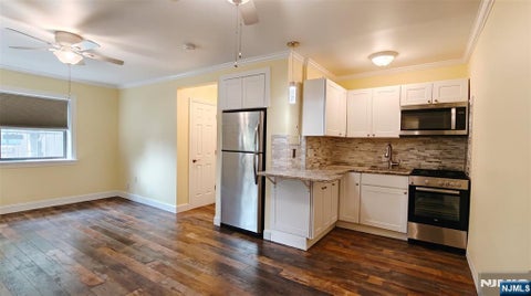 Photo of 3021 Edwin AVE #2J, Fort Lee, NJ 07024 (MLS # 26030008)