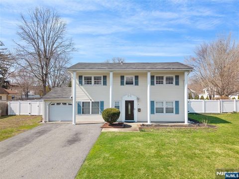 Photo of 8 Curtis Drive, Lincoln Park Borough, NJ 07035 (MLS # 26010383)