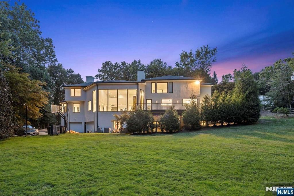 Photo of 1 Lambs Lane, Cresskill, NJ 07626 (MLS # 26017733)