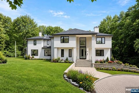 Photo of 1 Lambs Lane, Cresskill, NJ 07626 (MLS # 26017733)