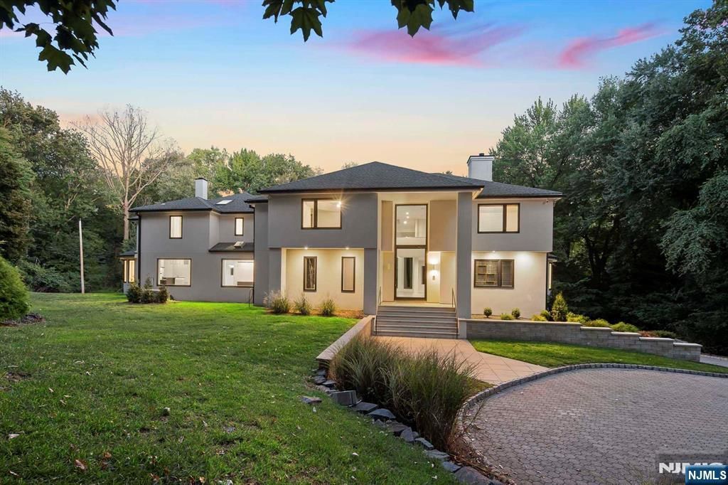 Photo of 1 Lambs Lane, Cresskill, NJ 07626 (MLS # 26017733)