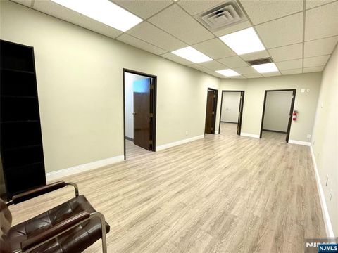 Photo of 2406 Broadway #5, Fair Lawn, NJ 07410 (MLS # 25001169)