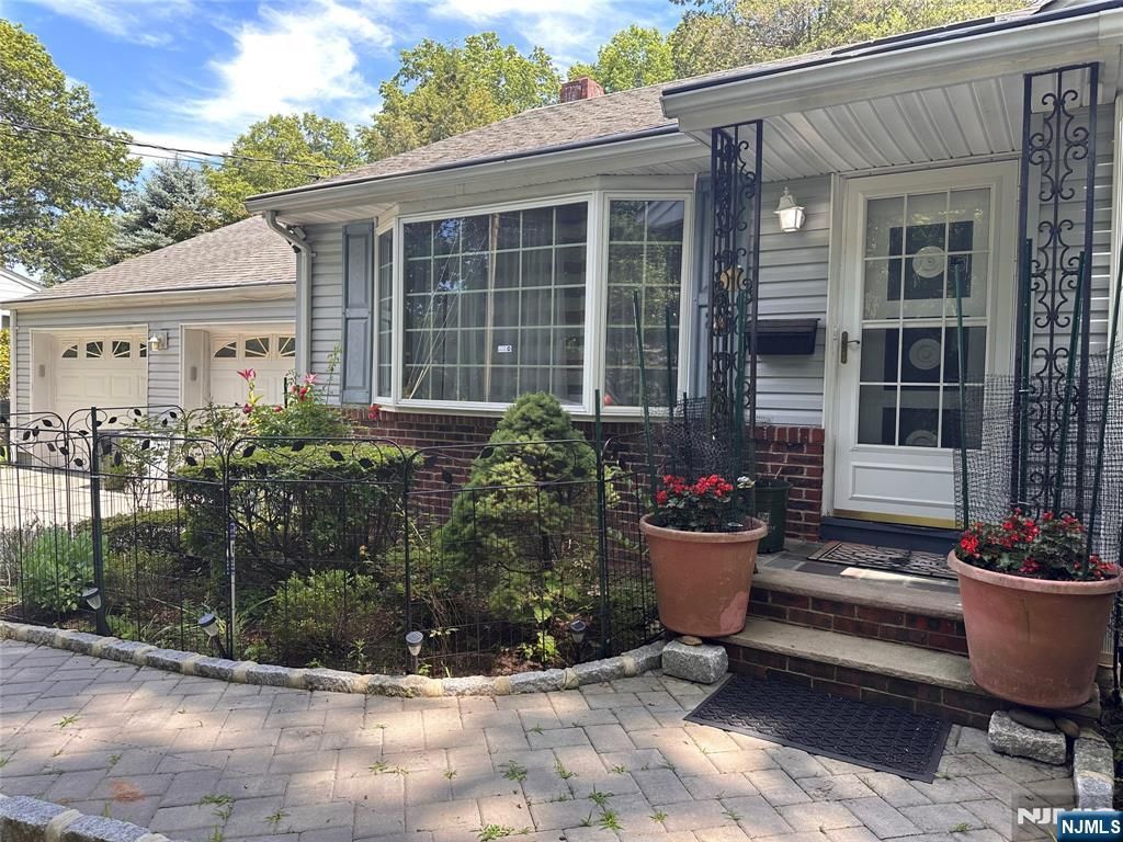 Photo of 26 Garnett Place, Norwood, NJ 07648 (MLS # 25025602)