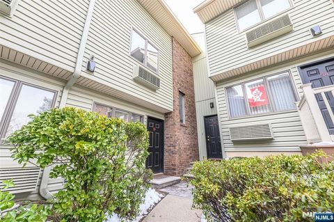 Photo of 115 Coles Ave #3B, Hackensack, NJ 07601 (MLS # 26013830)